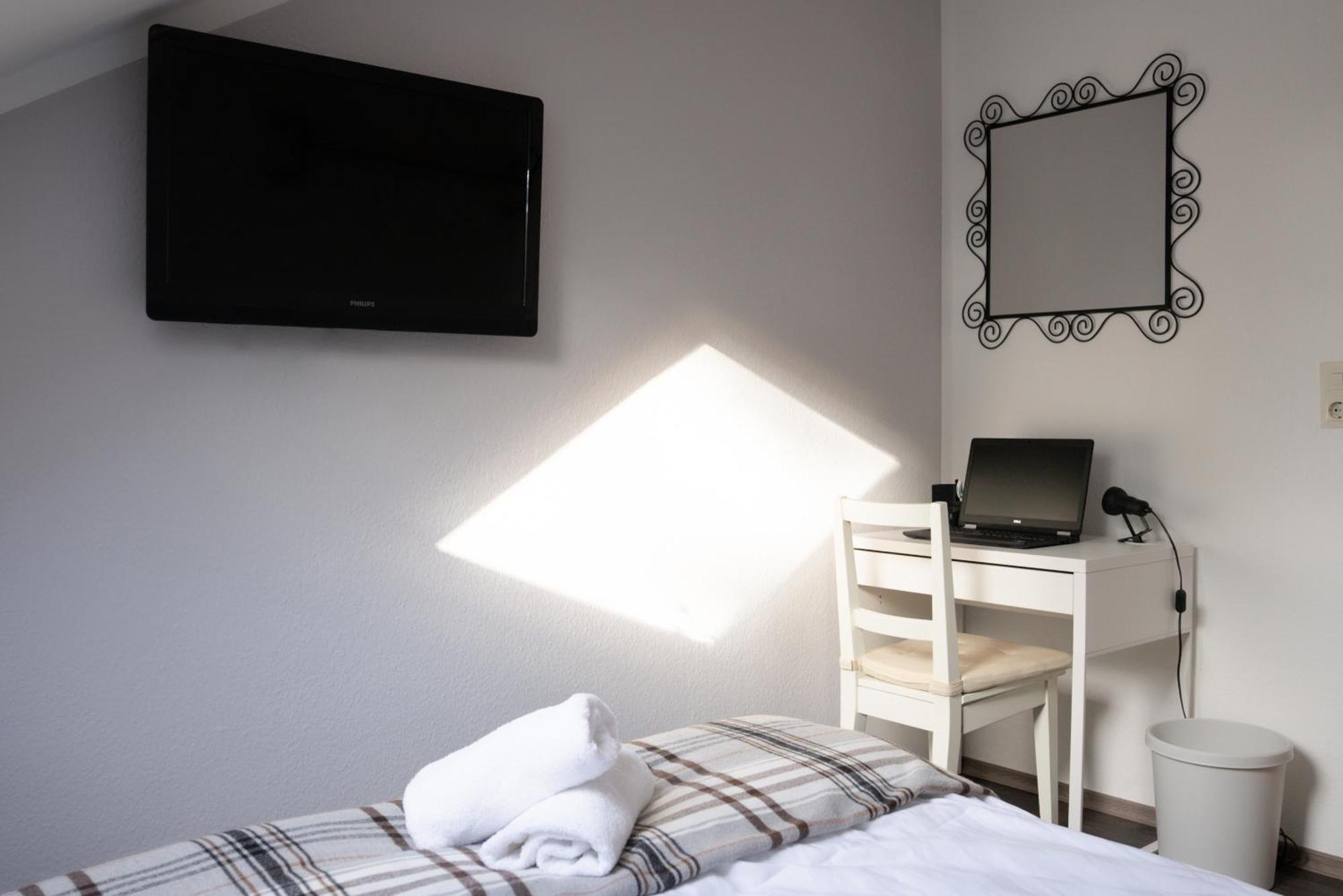 Remark Studios - Wohnung Fuer 6 In Grossburgwedel Экстерьер фото